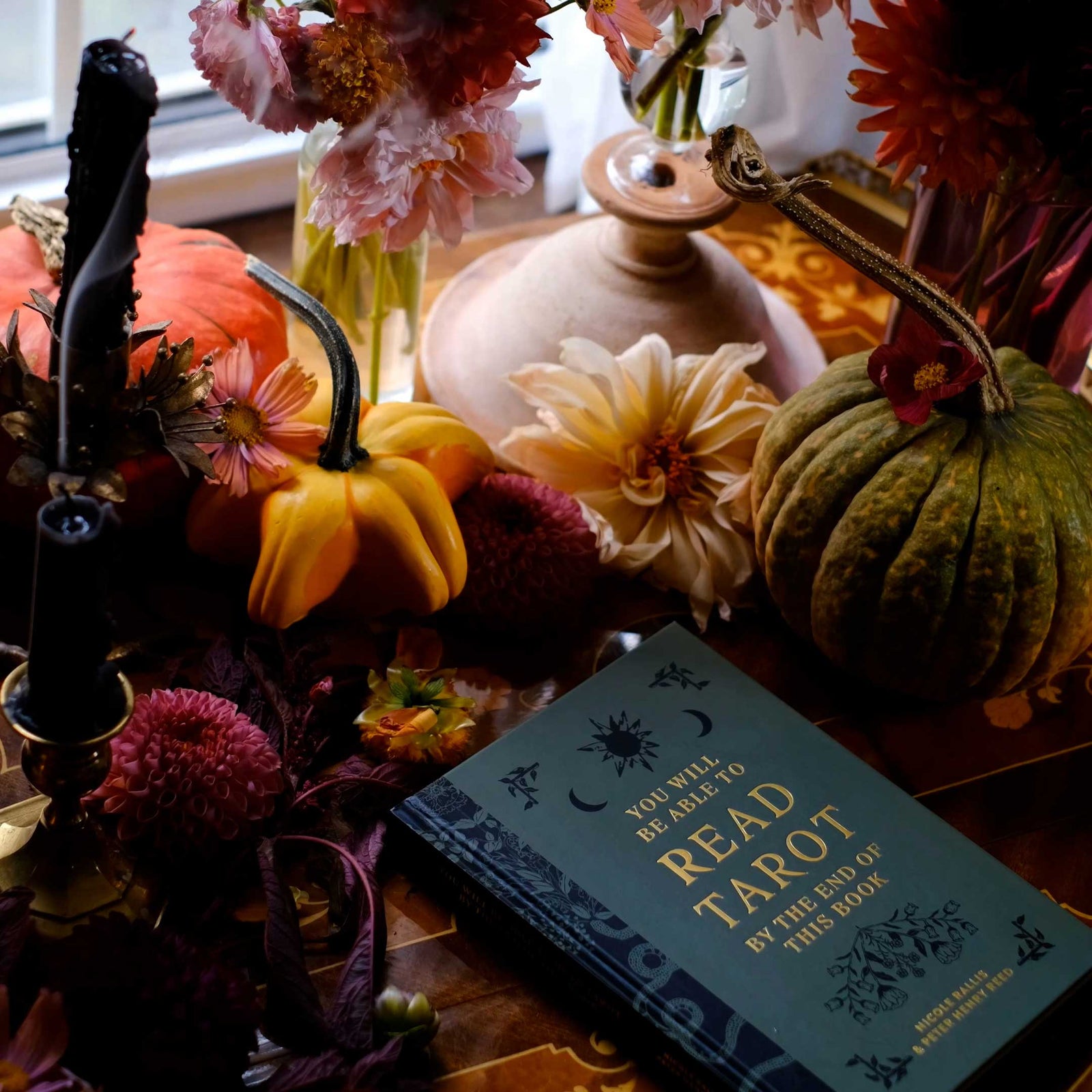 The Botanical Tarot Book